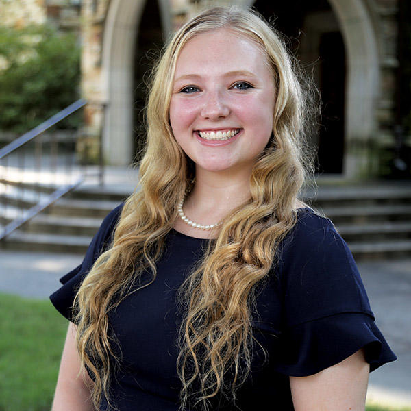 head shot of Sara Weeks